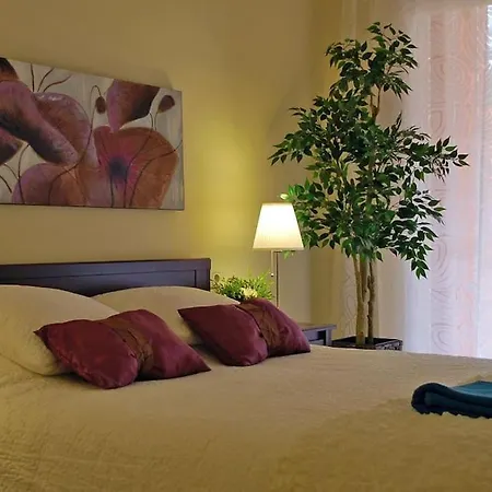 R22 Three Bed With *