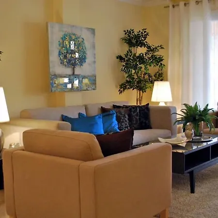 R22 Three Bed With Apartman